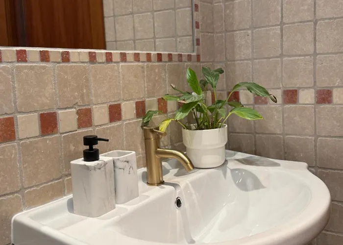 Welcoming Vatican Garden - With Hot Hub Apartment *
