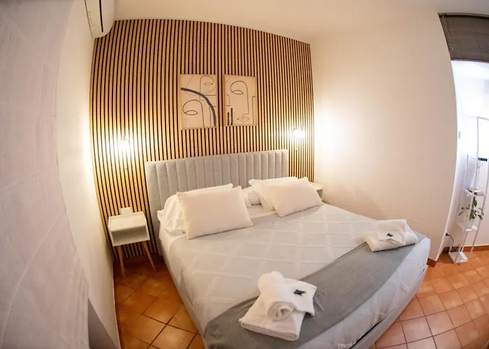 Welcoming Vatican Garden - With Hot Hub Apartment
