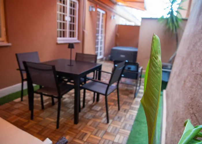 Welcoming Vatican Garden - With Hot Hub Apartment *