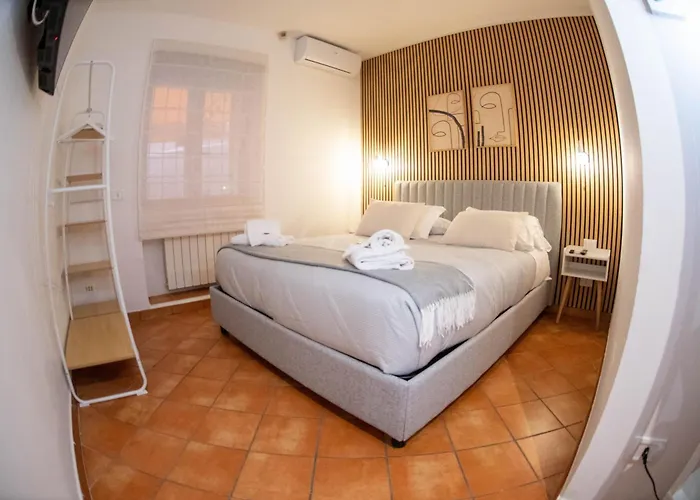 Welcoming Vatican Garden - With Hot Hub Apartment *
